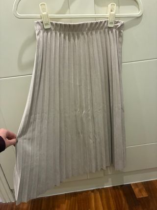 Falda plisada Zara beige talla S