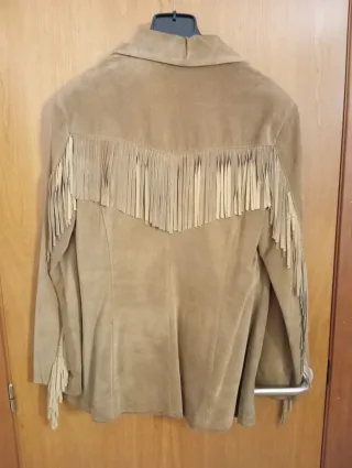 Chaqueta de piel con flecos