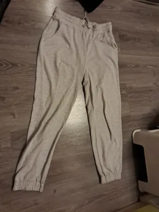 Chándal gris con cordón