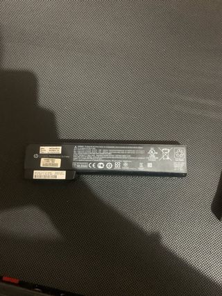 Portátil HP Plata con Pegatinas de Dinosaurios