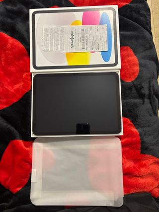 iPad Apple A16 con custodia