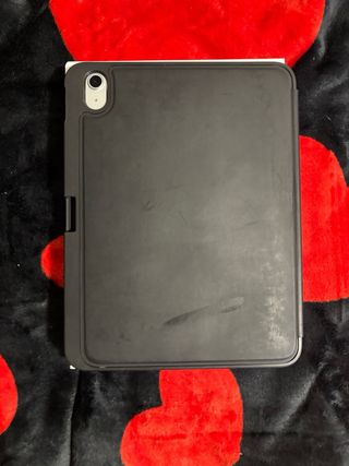 iPad Apple A16 con custodia