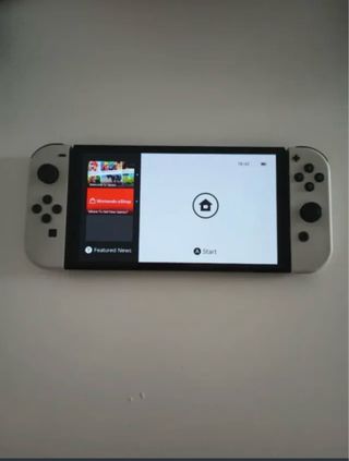 Nintendo Switch OLED (bianco)