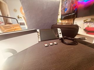 Nintendo Switch OLED (bianco)