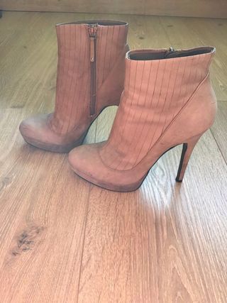 Botines Zara Tacón Alto Talla 38 Beige