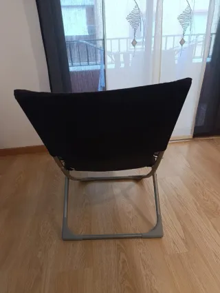 Sillón plegable negro y gris
