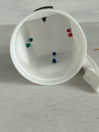 Porta penne BIC trasparente con dettagli colorati