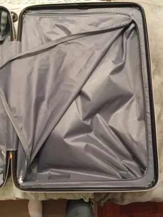 Maleta grande semirrígida negra y rosa