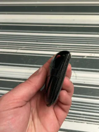 Pequeño monedero antiguo de piel