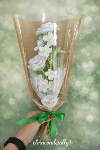 Ramo artesanal blanco – flores que no se marchitan