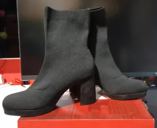 Botines XTI Talla 37 Negros