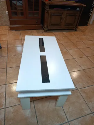 Mesa de centro elevable blanca y negra