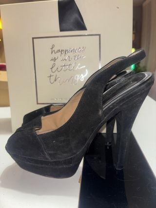 Zapato abierto taco negro