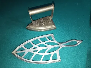 Planchas antiguas con soporte