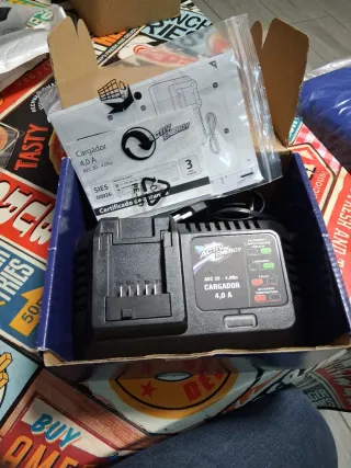 Cargador Activ Energy 20/40V Baterías herramientas