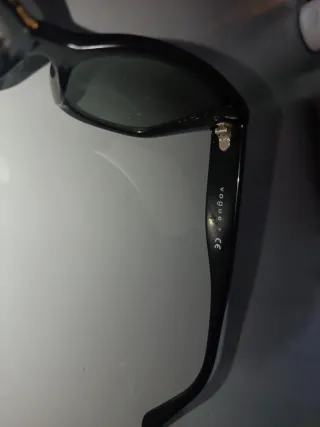 ¡URGE! Gafas de sol Vogue mujer negras