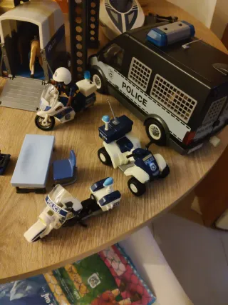 Lote Playmobil Policía Completo