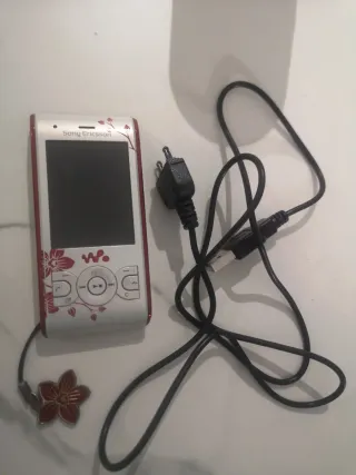 Sony Ericsson W595 Flower Edition
