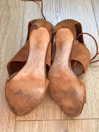 Sandalias de tacón tiras estilo egipcio Zara T38