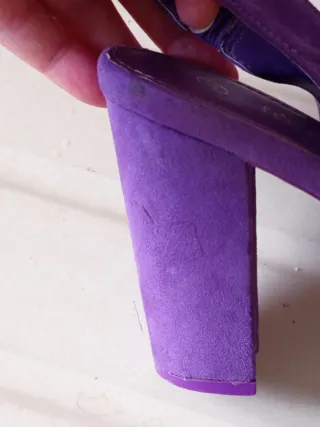 Zapatos de tacón morados