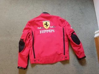 Chaqueta Deportiva Ferrari Roja