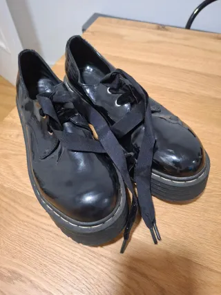 Zapatos negros charol mujer