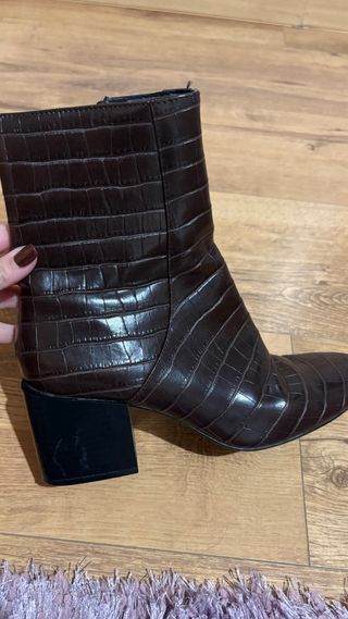 Botines Zara efecto piel cocodrilo