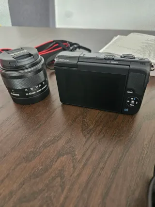 Cámara Canon EOS M10 Kit EF-M15-45mm