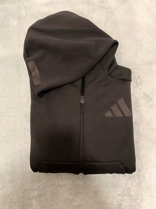 Chaqueta Adidas Negra. Talla XS pero es oversize.