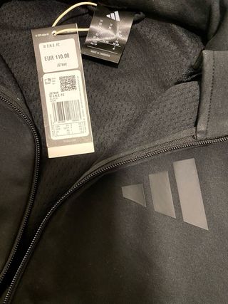 Chaqueta Adidas Negra. Talla XS pero es oversize.
