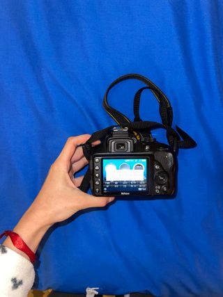 Cámara Nikon D3300 + Cargador