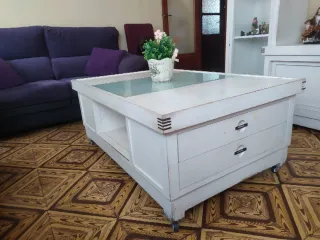 Mesa de centro de madera y cristal