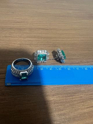 Conjunto Anillo y Pendientes color esmeralda