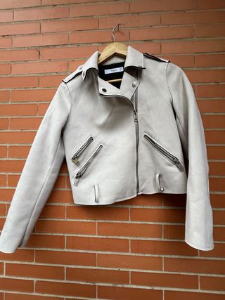 Chaqueta Biker, blanco roto. Usada una vez.