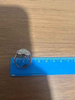 Anillo estilo Art Decó con circonitas