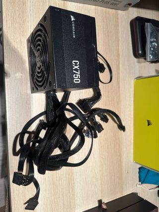 Fuente Alimentación Corsair CX750 bronze plus