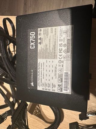 Fuente Alimentación Corsair CX750 bronze plus