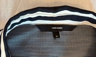 Camisa de rayas blancas y negras