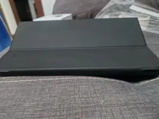 Custodia nera per iPad