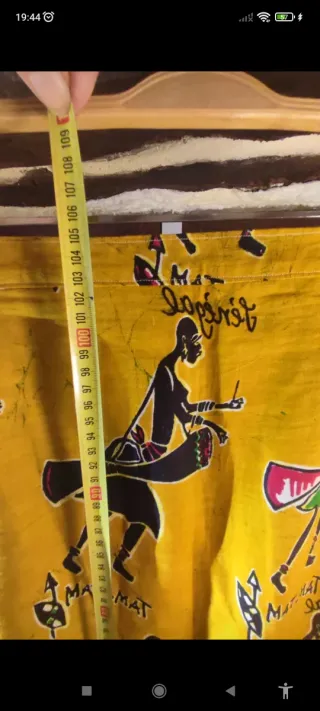 Falda africana con estampado de tambores