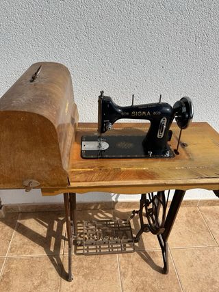 Máquina de coser Sigma antigua