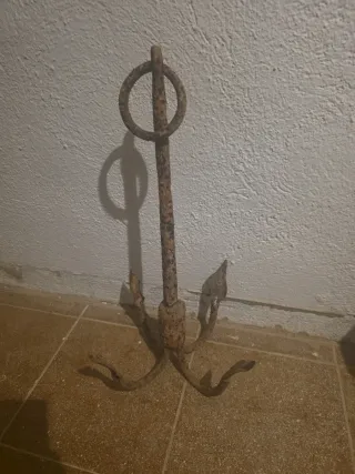 Ancla decorativa antigua