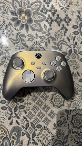 Xbox Series X + 4 Juegos+Mando original