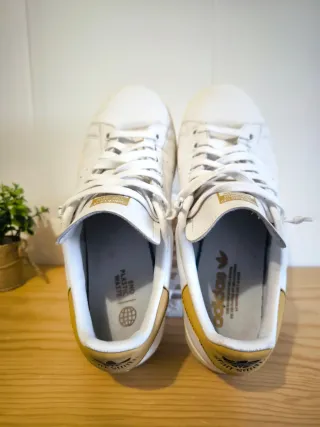 Adidas Stan Smith Blanco/Dorado. Talla 41 1/3