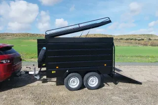 Remolque caja cerrada doble eje con freno