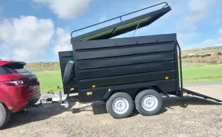 Remolque caja cerrada doble eje con freno