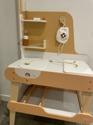 Centro pediátrico infantil de madera