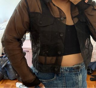 Camisa transparente de mall en negro