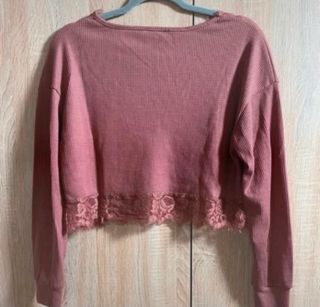 Blusa rosa con encaje