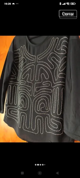 Yerse camiseta con diseño geométrico